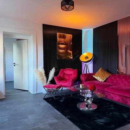 Forbidden Fruit - Luxus, Pole & Palmen Apartment