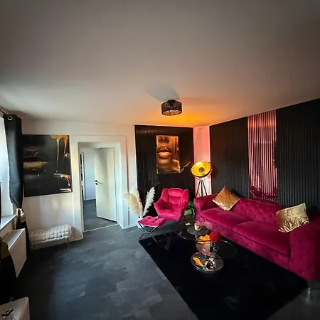 Forbidden Fruit - Luxus, Pole & Palmen Apartment